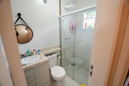 Casa de condomínio à venda com 120m², 3 quartos e 2 vagasBanheiro Social