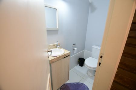 Casa de condomínio à venda com 120m², 3 quartos e 2 vagasLavabo