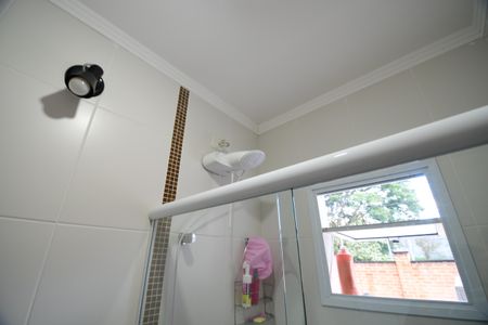 Casa de condomínio à venda com 120m², 3 quartos e 2 vagasBanheiro Social