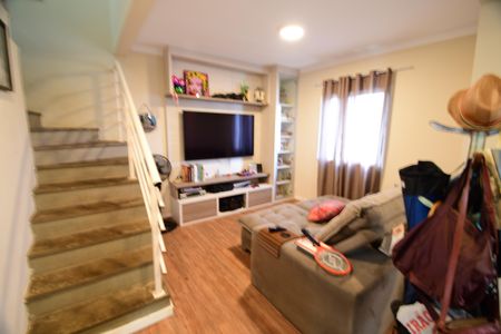 Casa de condomínio à venda com 120m², 3 quartos e 2 vagasSala