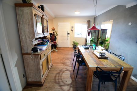 Casa de condomínio à venda com 120m², 3 quartos e 2 vagasSala