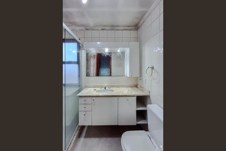 Apartamento à venda com 128m², 4 quartos e 4 vagas Apartamento à venda com 128m², 4 quartos e 4 vagasBanheiro da Suíte