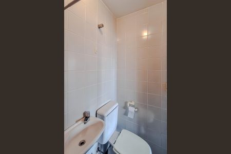 Apartamento à venda com 128m², 4 quartos e 4 vagas Apartamento à venda com 128m², 4 quartos e 4 vagasBanheiro de serviço