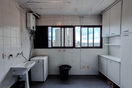 Apartamento à venda com 128m², 4 quartos e 4 vagas Apartamento à venda com 128m², 4 quartos e 4 vagasÁrea de Serviço