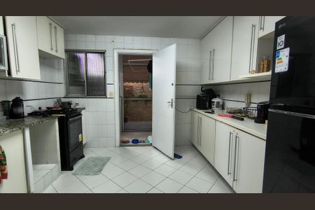 Casa de condomínio à venda com 132m², 3 quartos e 1 vagaCozinha