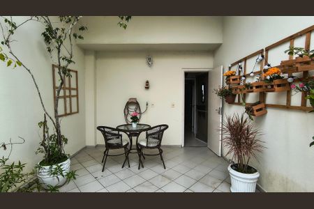 Casa de condomínio à venda com 132m², 3 quartos e 1 vagaVaranda 