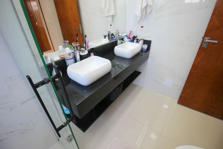 Casa de condomínio para alugar com 200m², 3 quartos e 2 vagas