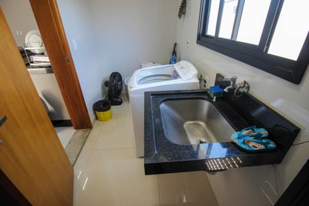 Casa de condomínio para alugar com 200m², 3 quartos e 2 vagas