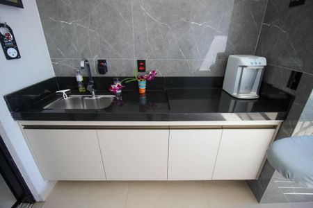 Casa de condomínio para alugar com 200m², 3 quartos e 2 vagas