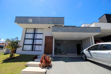 Casa de condomínio para alugar com 200m², 3 quartos e 2 vagas