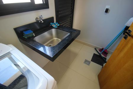 Casa de condomínio para alugar com 200m², 3 quartos e 2 vagas