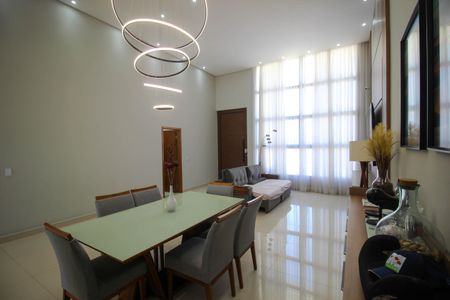 Casa de condomínio para alugar com 200m², 3 quartos e 2 vagas