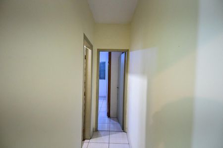 Corredor de casa para alugar com 2 quartos, 68m² em Jardim Henriqueta, Taboão da Serra