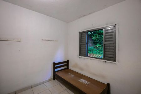 Quarto 1 de casa para alugar com 2 quartos, 68m² em Jardim Henriqueta, Taboão da Serra