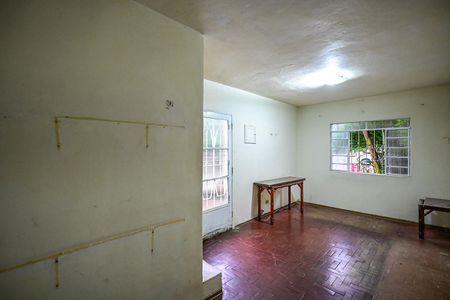 Casa para alugar com 68m², 2 quartos e 3 vagasSala