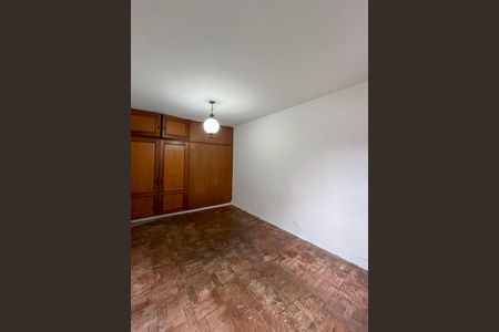 Quarto 2 de casa para alugar com 2 quartos, 55m² em Vila Moraes, São Paulo