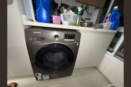 Apartamento à venda com 129m², 4 quartos e 2 vagas Apartamento à venda com 129m², 4 quartos e 2 vagasÁrea de serviço