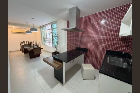 Apartamento à venda com 129m², 4 quartos e 2 vagas Apartamento à venda com 129m², 4 quartos e 2 vagasÁrea externa