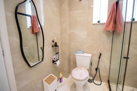 Apartamento à venda com 102m², 2 quartos e 1 vaga Apartamento à venda com 102m², 2 quartos e 1 vagaBanheiro