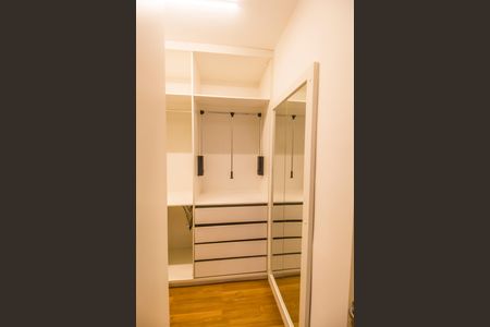 Apartamento para alugar com 75m², 2 quartos e 2 vagasCloset da suíte