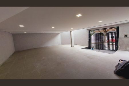 Casa à venda com 3 quartos, 220m² em Vila Camilópolis, Santo André