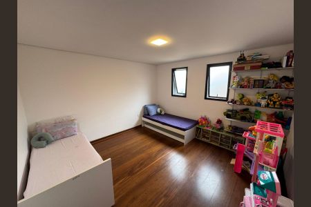 Casa à venda com 410m², 5 quartos e 15 vagasQuarto 2