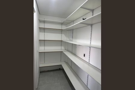 Casa à venda com 410m², 5 quartos e 15 vagasCozinha - Dispensa