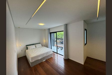 Casa à venda com 410m², 5 quartos e 15 vagasSuíte 2