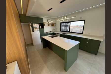 Casa à venda com 410m², 5 quartos e 15 vagasCozinha