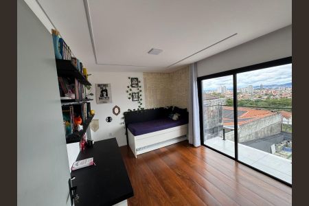 Casa à venda com 410m², 5 quartos e 15 vagasSuíte 1