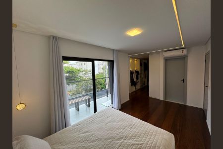 Casa à venda com 410m², 5 quartos e 15 vagasSuíte 2