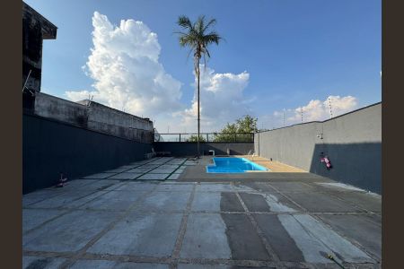 Casa à venda com 410m², 5 quartos e 15 vagasÁrea externa - Piscina