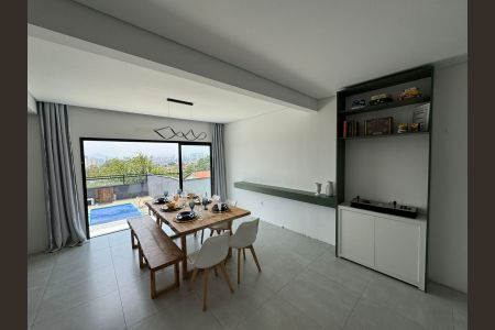 Casa à venda com 410m², 5 quartos e 15 vagasCozinha