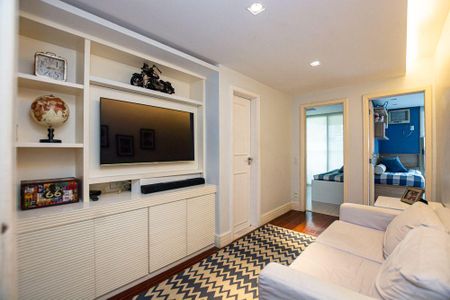 Apartamento à venda com 3 quartos, 175m² em Icaraí, Niterói