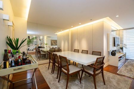 Apartamento à venda com 3 quartos, 175m² em Icaraí, Niterói