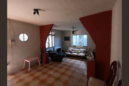 Casa à venda com 3 quartos, 320m² em Piratininga, Niterói