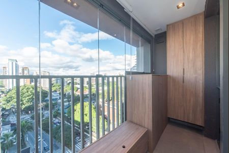 Studio para alugar com 27m², 1 quarto e sem vaga Studio para alugar com 27m², 1 quarto e sem vagaVaranda
