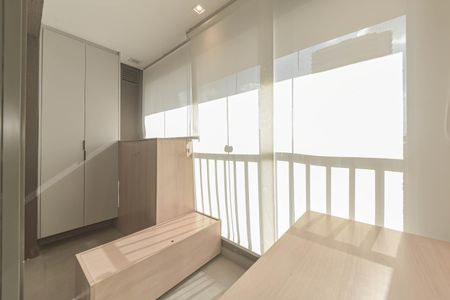 Studio para alugar com 27m², 1 quarto e sem vaga Studio para alugar com 27m², 1 quarto e sem vagaVaranda