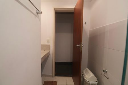 Apartamento para alugar com 126m², 4 quartos e 1 vaga Apartamento para alugar com 126m², 4 quartos e 1 vagaBanheiro Social