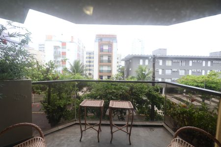 Varanda de apartamento para alugar com 4 quartos, 126m² em Jardim Vitoria, Guarujá