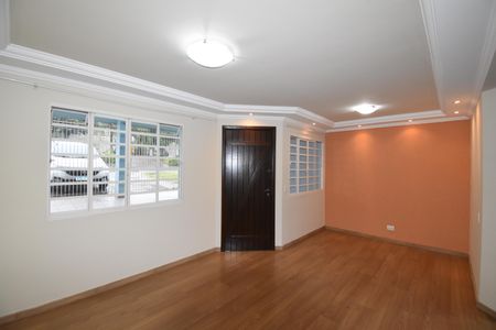 Casa para alugar com 105m², 3 quartos e 2 vagasSala