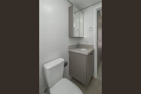 Banheiro de apartamento à venda com 1 quarto, 24m² em Independência, Porto Alegre