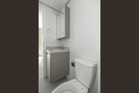 Banheiro de apartamento à venda com 1 quarto, 24m² em Independência, Porto Alegre