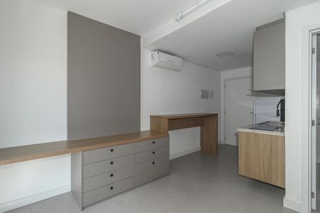 Sala / Quarto / Cozinha de apartamento à venda com 1 quarto, 24m² em Independência, Porto Alegre