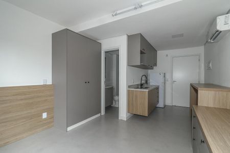 Sala / Quarto / Cozinha de apartamento à venda com 1 quarto, 24m² em Independência, Porto Alegre