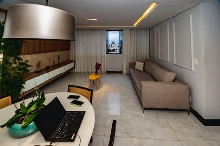 Apartamento à venda com 3 quartos, 240m² em Castelo, Belo Horizonte