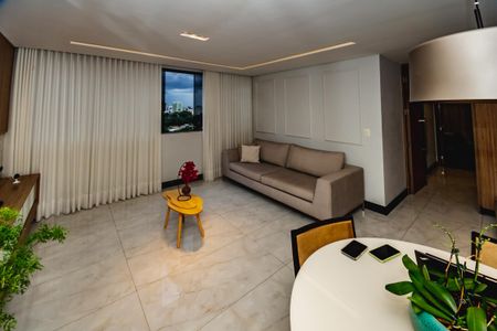 Apartamento à venda com 3 quartos, 240m² em Castelo, Belo Horizonte