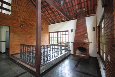 Casa de condomínio à venda com 446m², 4 quartos e 4 vagasSala