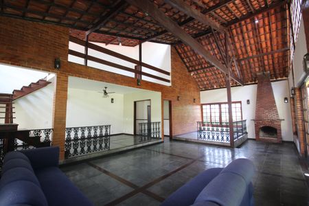 Casa de condomínio à venda com 446m², 4 quartos e 4 vagasSala