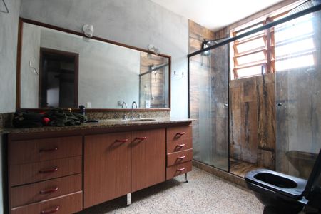 Casa de condomínio à venda com 446m², 4 quartos e 4 vagasQuarto 4 - Suíte